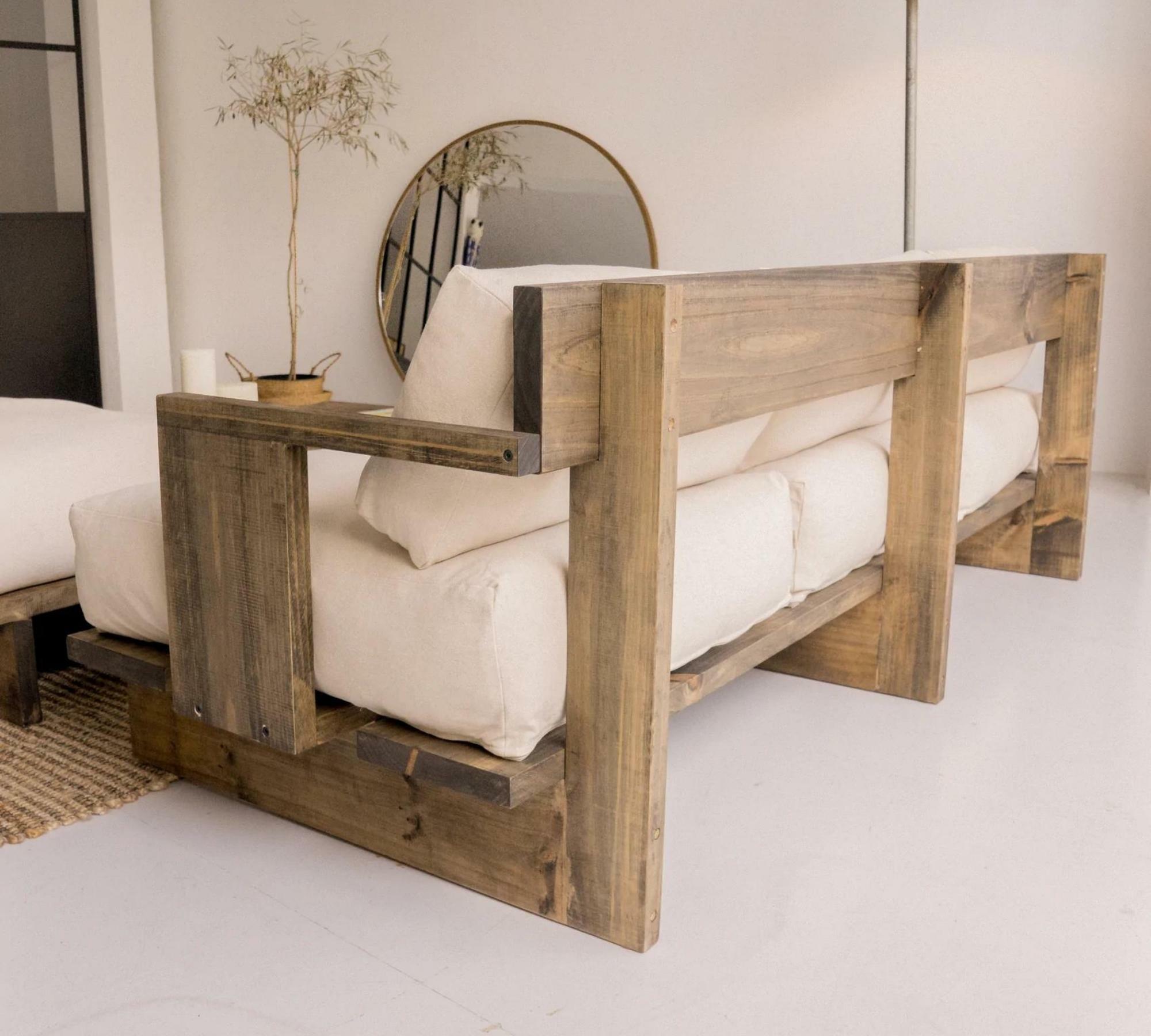 3-sitzer Sofa aus nachhaltigem Pinien-Massivholz 1