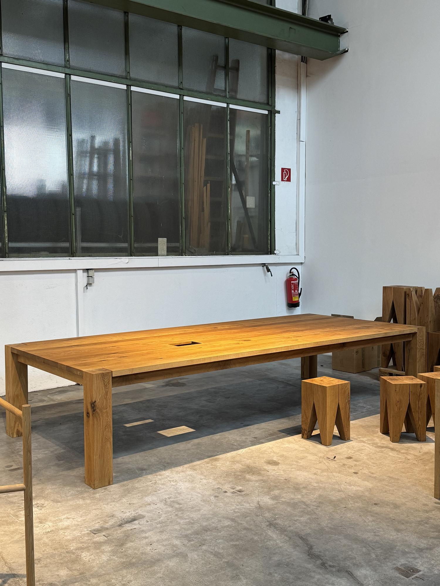 Bigfoot Tisch Holz Braun 0