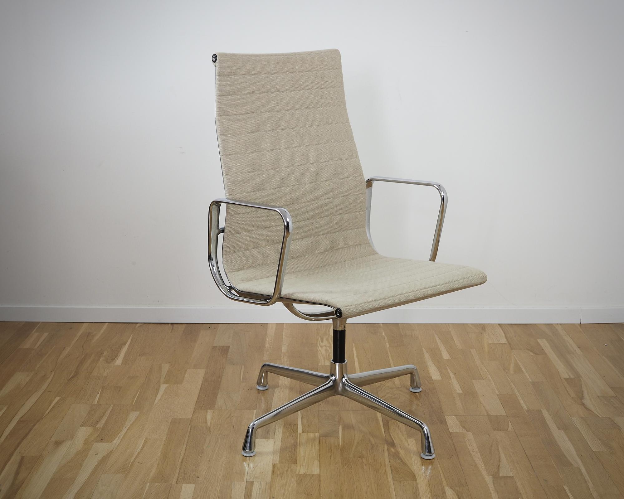 Aluminium Chair EA 112 Drehbar Hopsack Beige 6