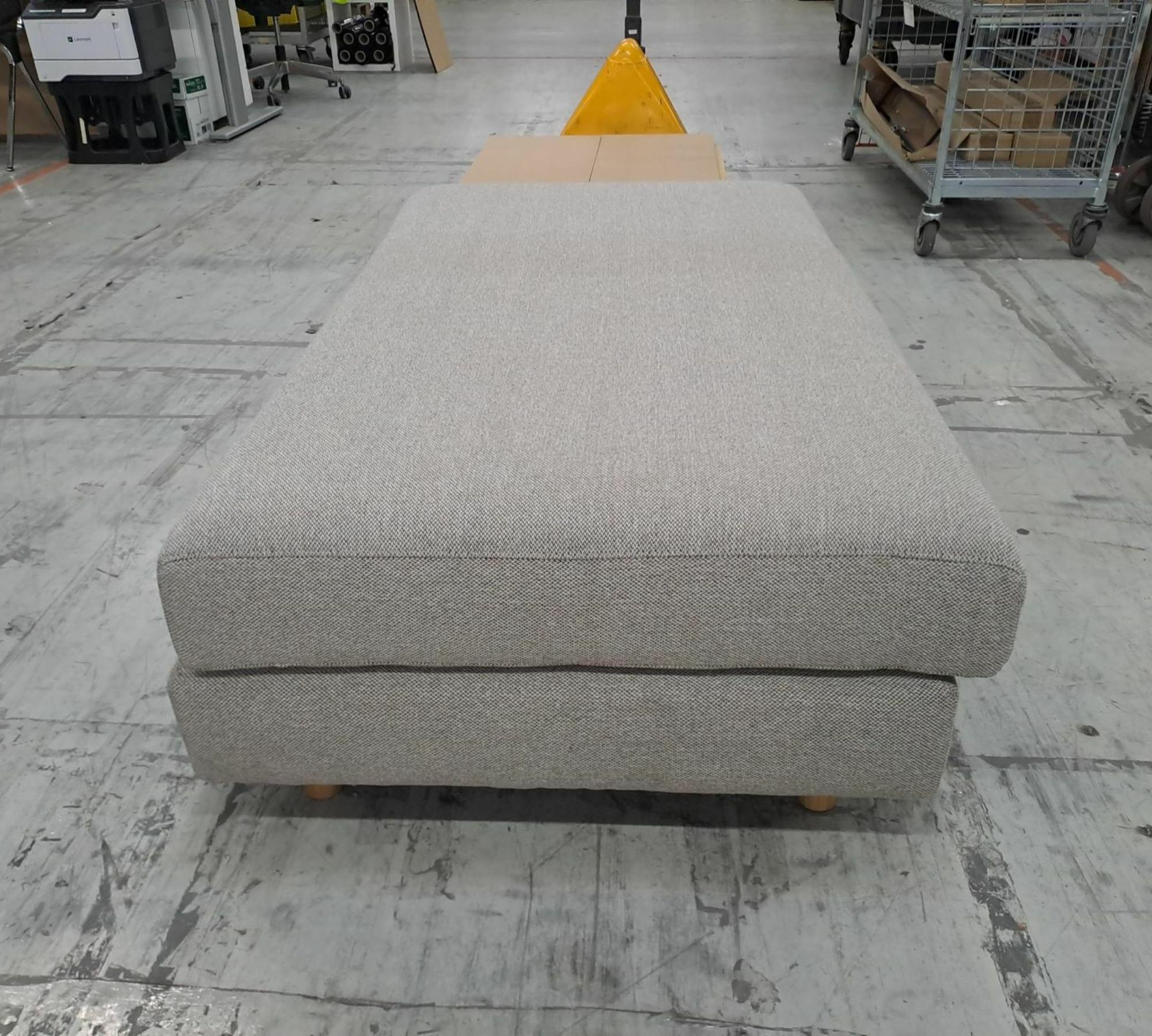 Douglas Hocker XL Agnes Brown 7