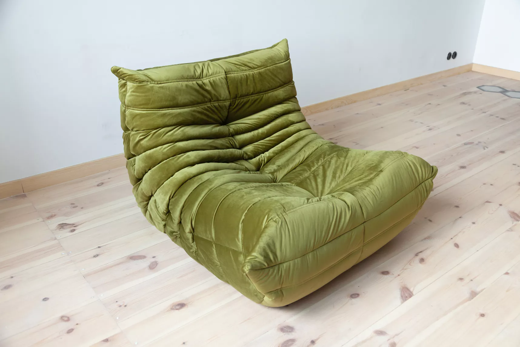 Poltrona Togo velluto verde oliva 6