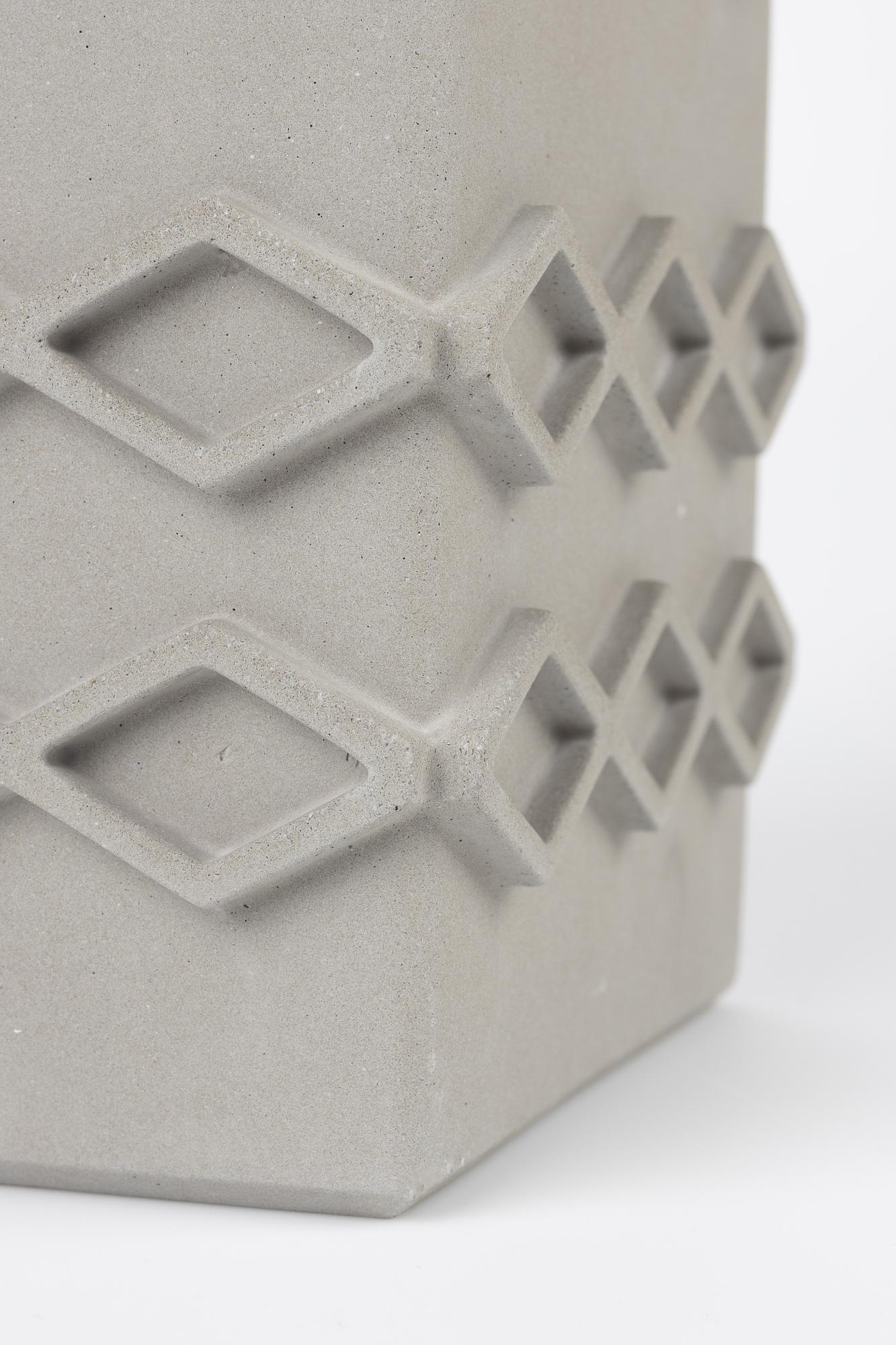 Graphic Vase Concrete Grey 4