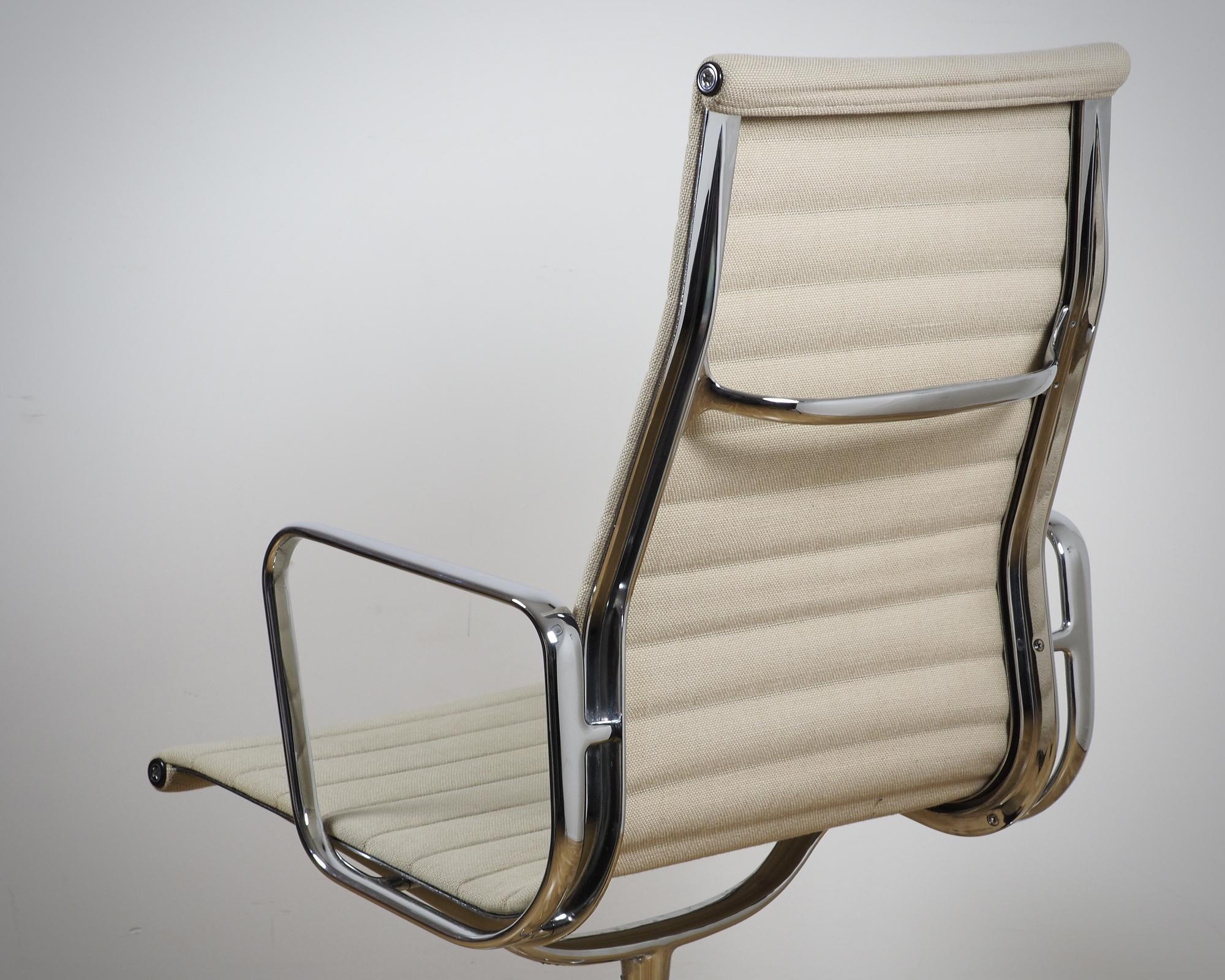 Aluminium Chair EA 112 Drehbar Hopsack Beige 7