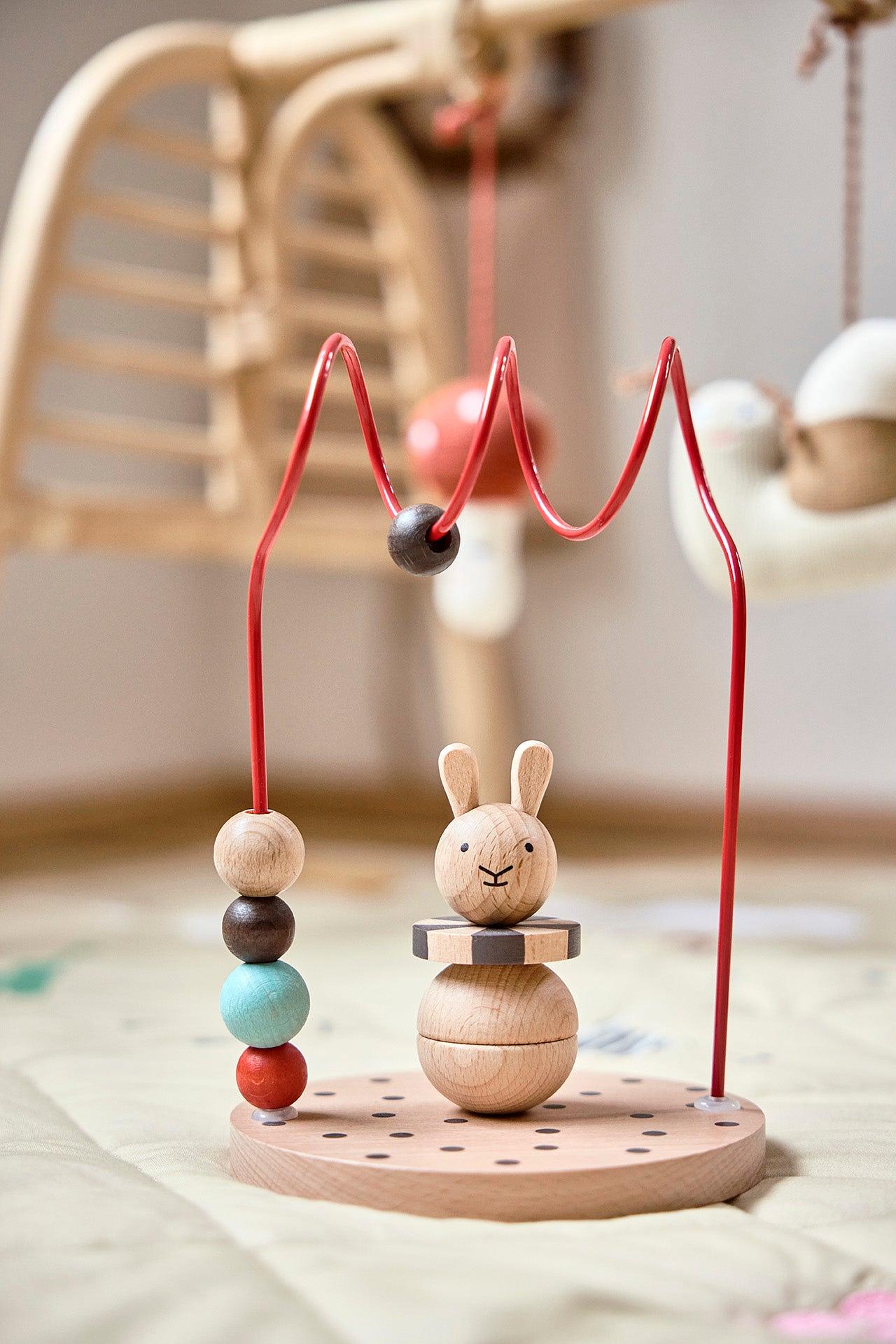 Circus Rabbit Abacus Holzspielzeug Natur Kirschrot 1