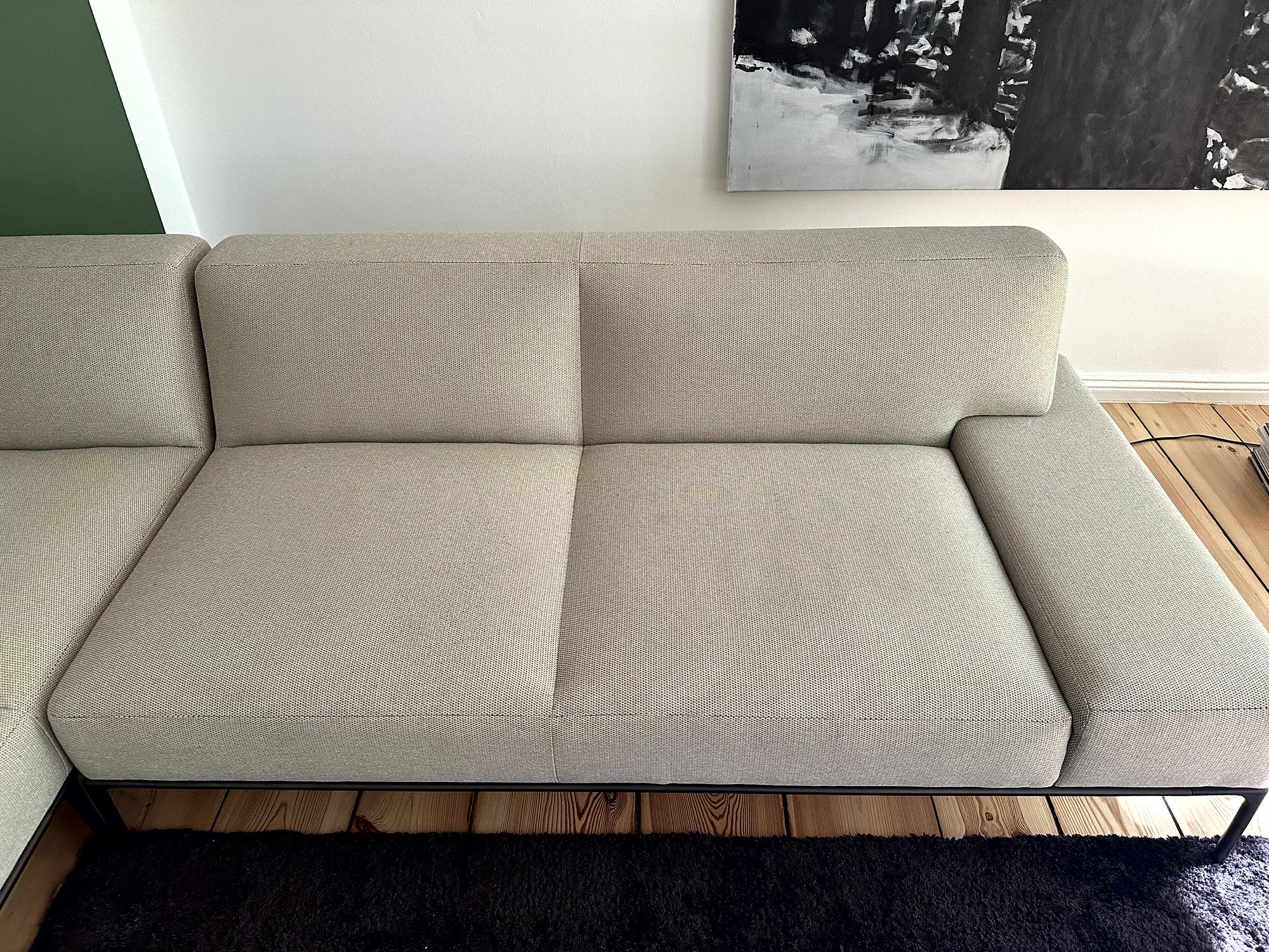 Horizontal 2-Sitzer Sofa 1