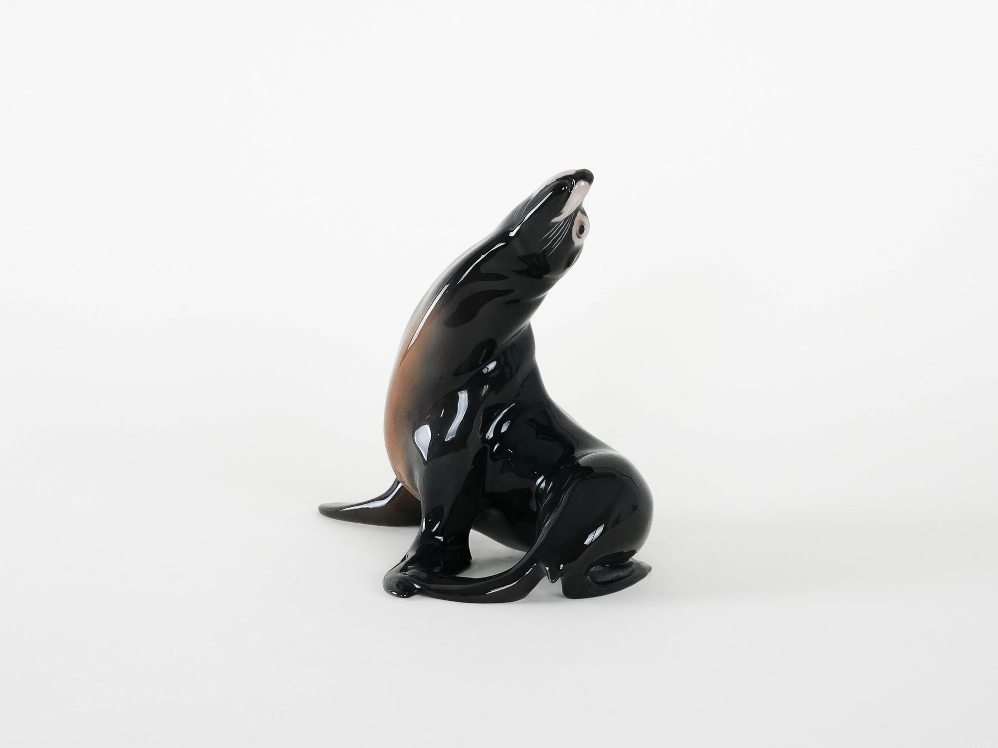 Sealion figure Porcelain Gray 1970s 4