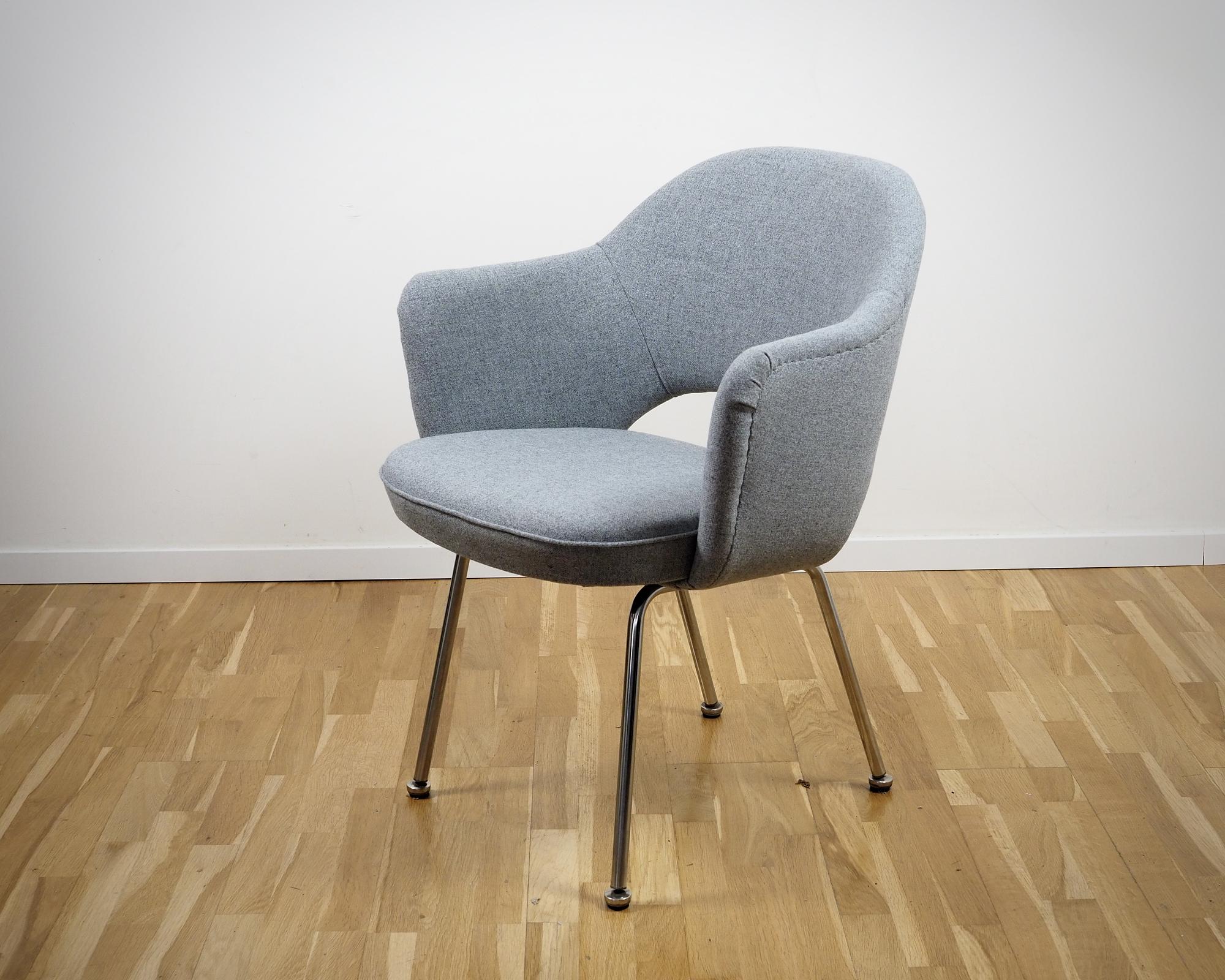 Saarinen Conference Armchair Textile Metal Grey 0