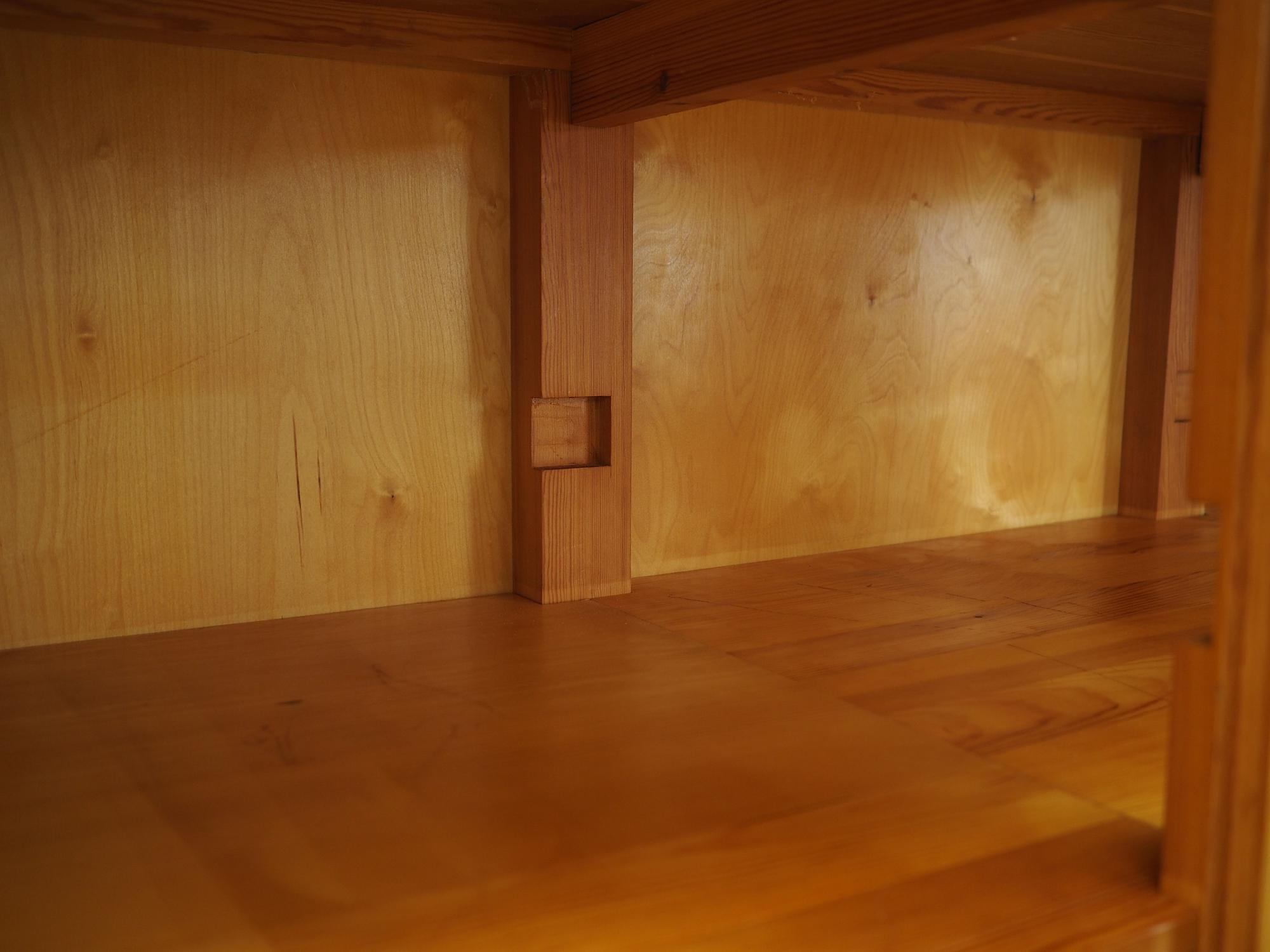 Display cabinet pine wood 1980s 8