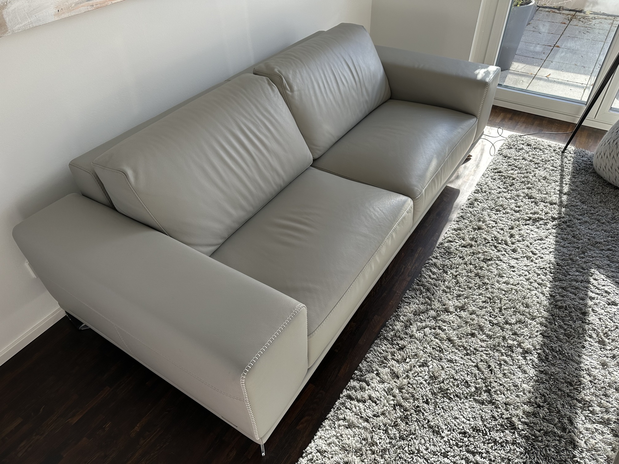 Presence Sofa Leder Metall Grau 4
