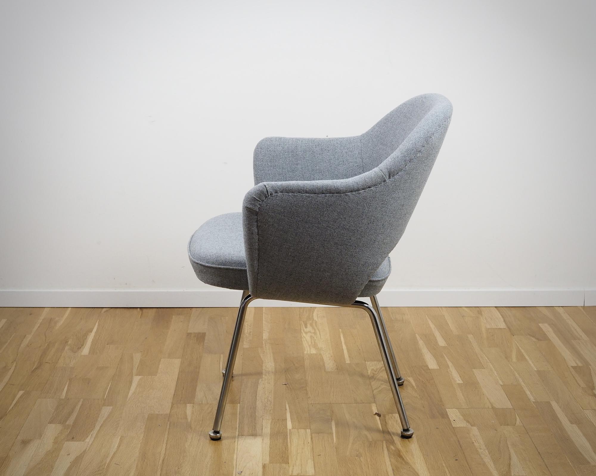 Saarinen Conference Armchair Textile Metal Grey 1