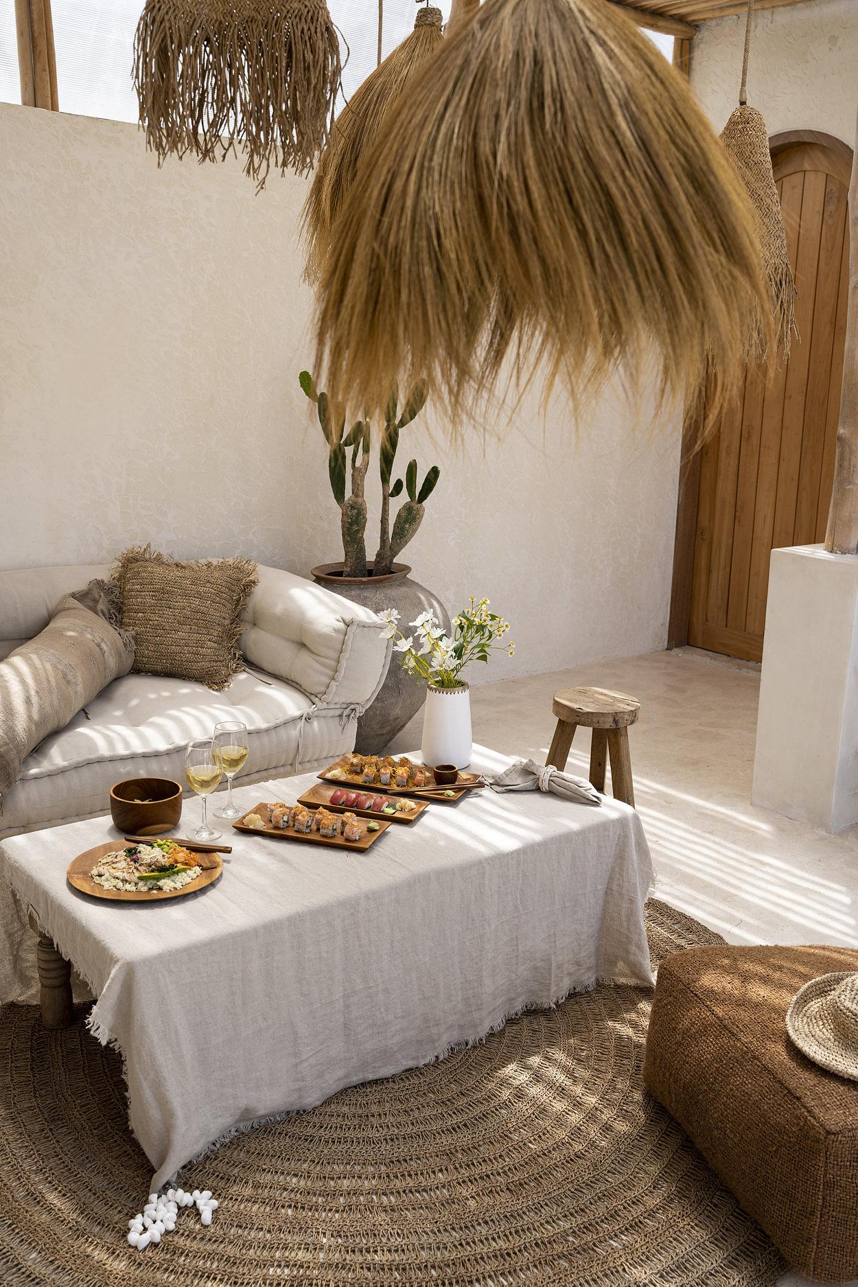 Tablecloth linen beige 150x150cm 1