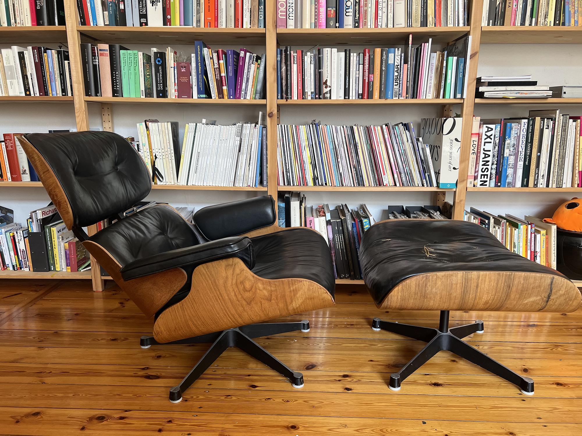 Vintage Eames Lounge Chair & Ottoman Leder Schwarz 1950er 0