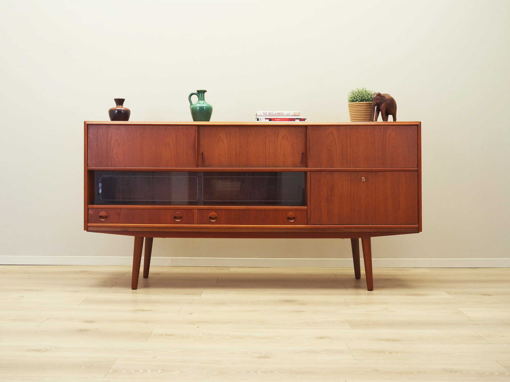 Vintage Highboard Teakholz Braun 1970er Jahre 1