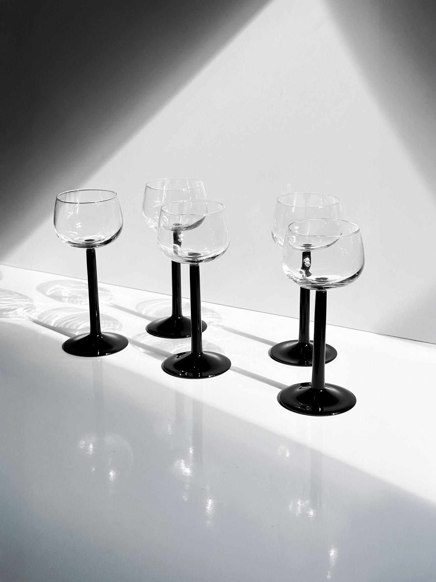 5x Vintage bicchiere da vino nero anni '80 3