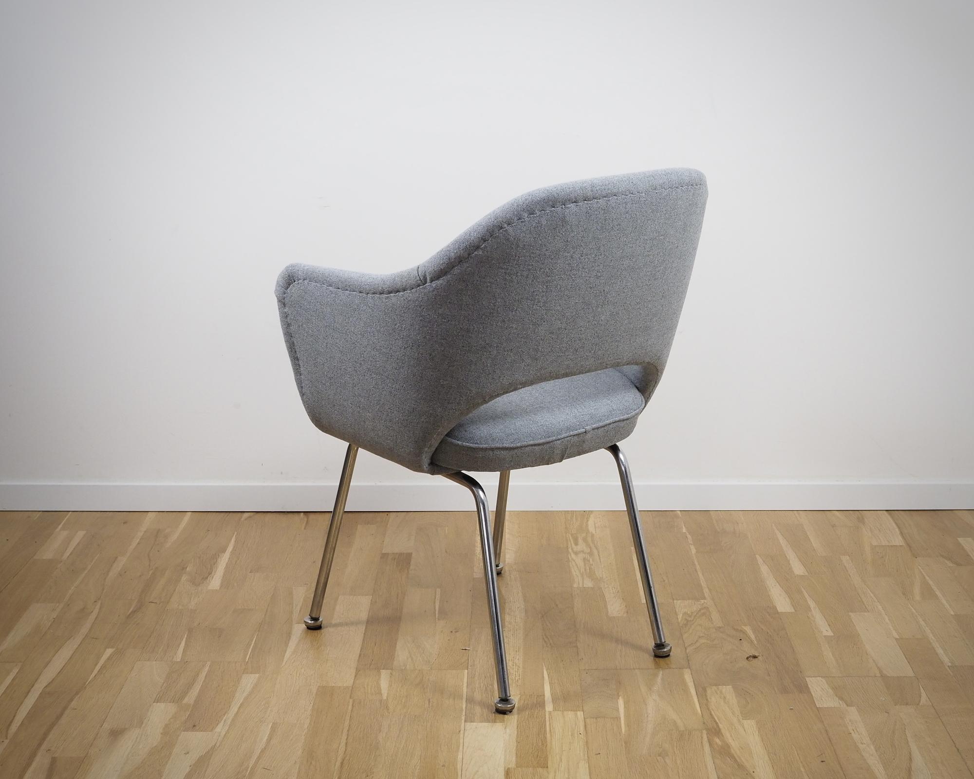 Saarinen Conference Armchair Textile Metal Grey 2