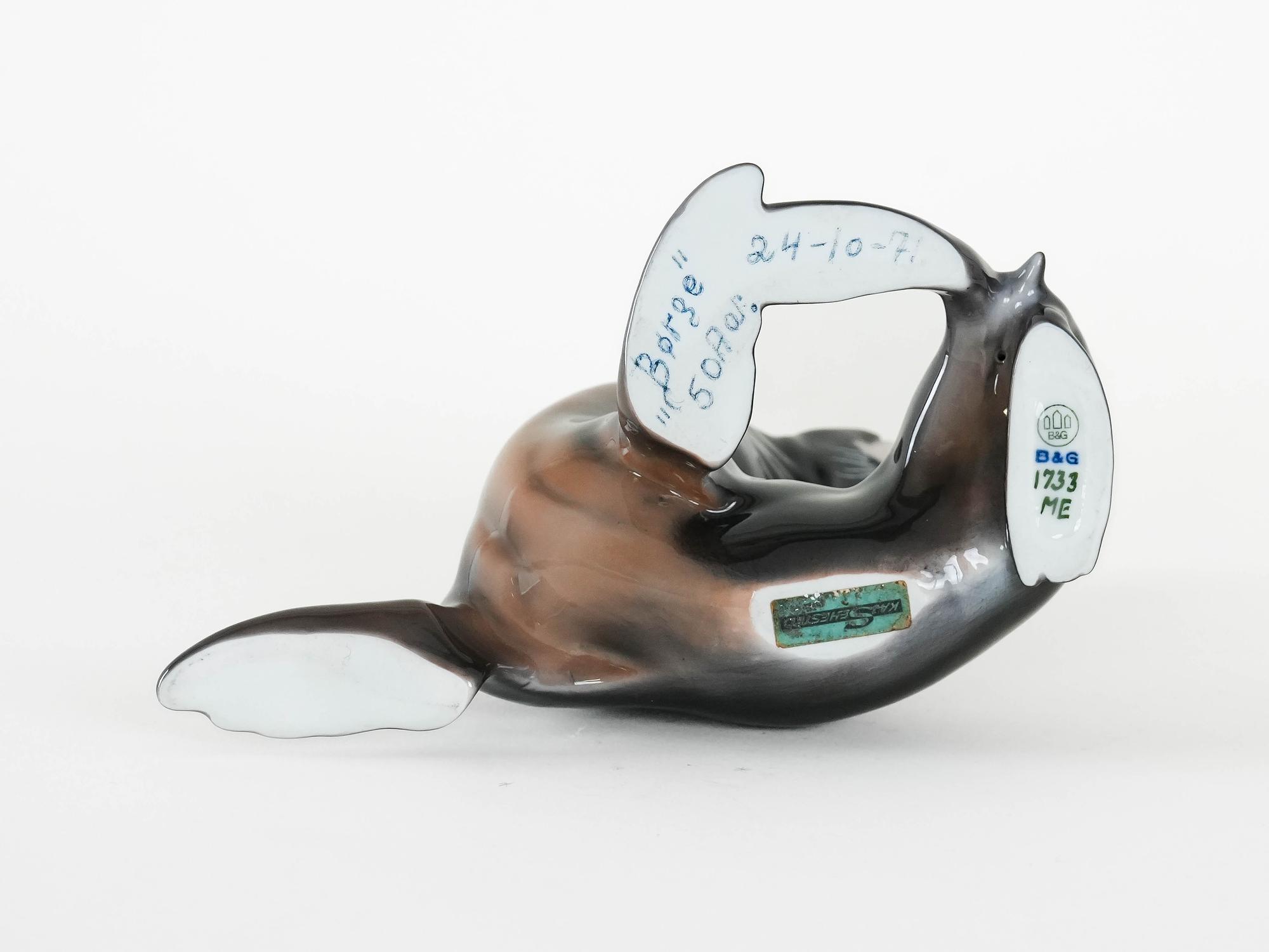 Sealion figure Porcelain Gray 1970s 6