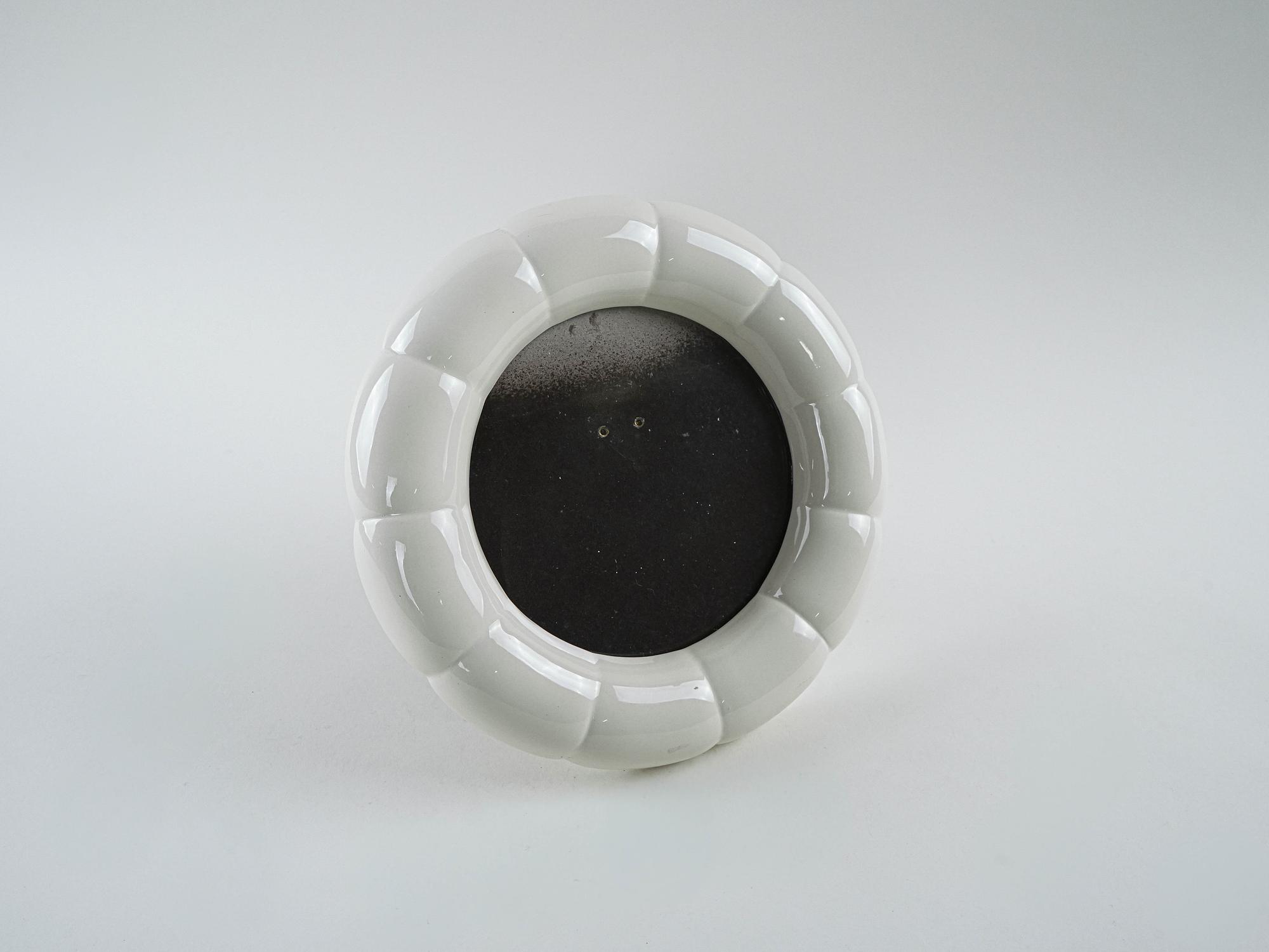 Porcelain frame Cream 1970s 5