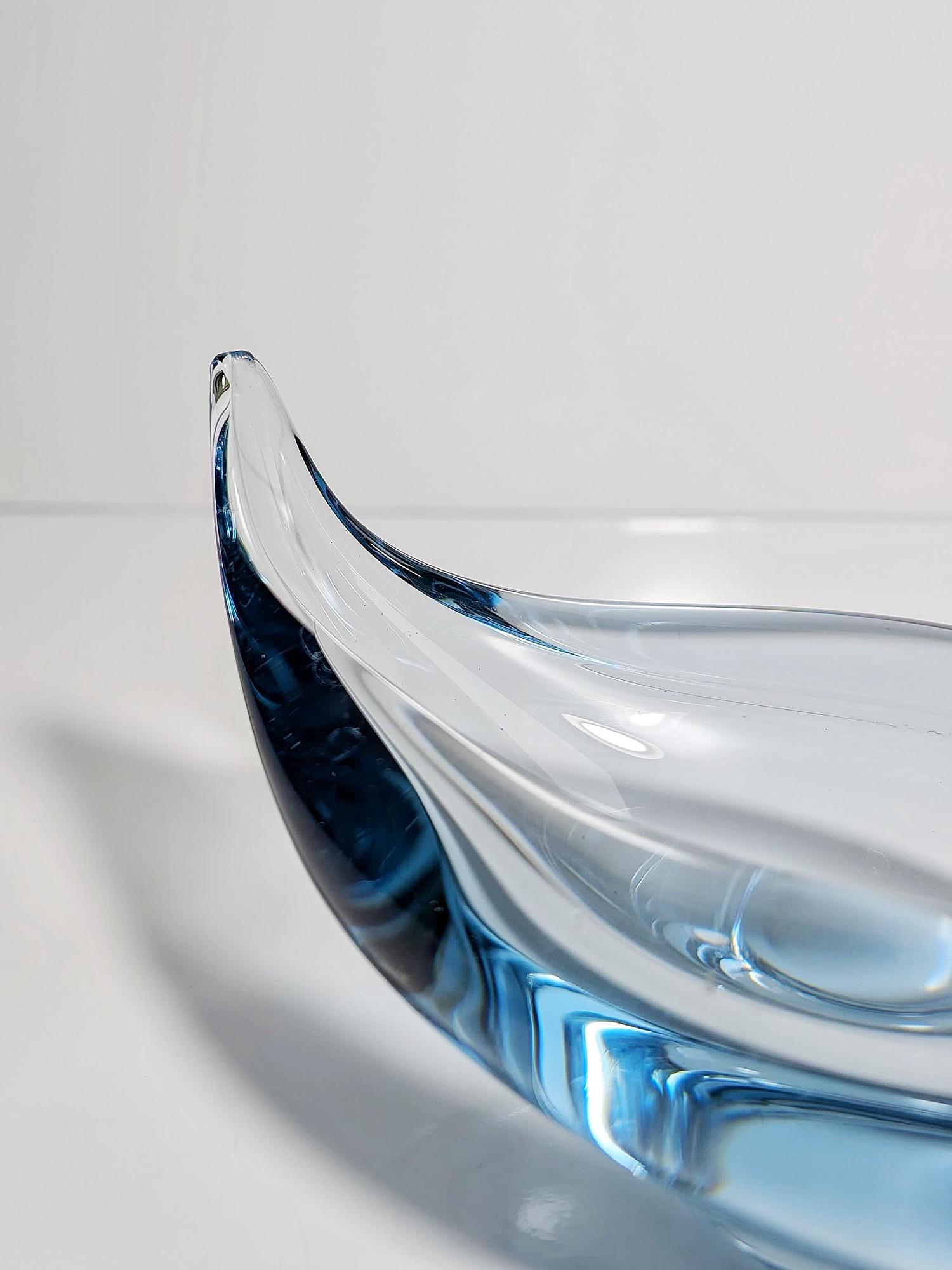 Vintage bowl glass blue 2