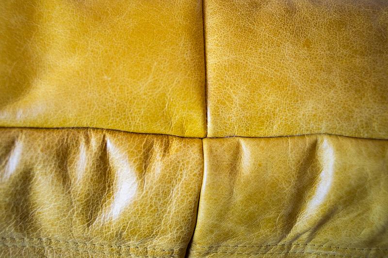 Togo Sofa 3-Sitzer Pull-Up-Leder Gelb 7