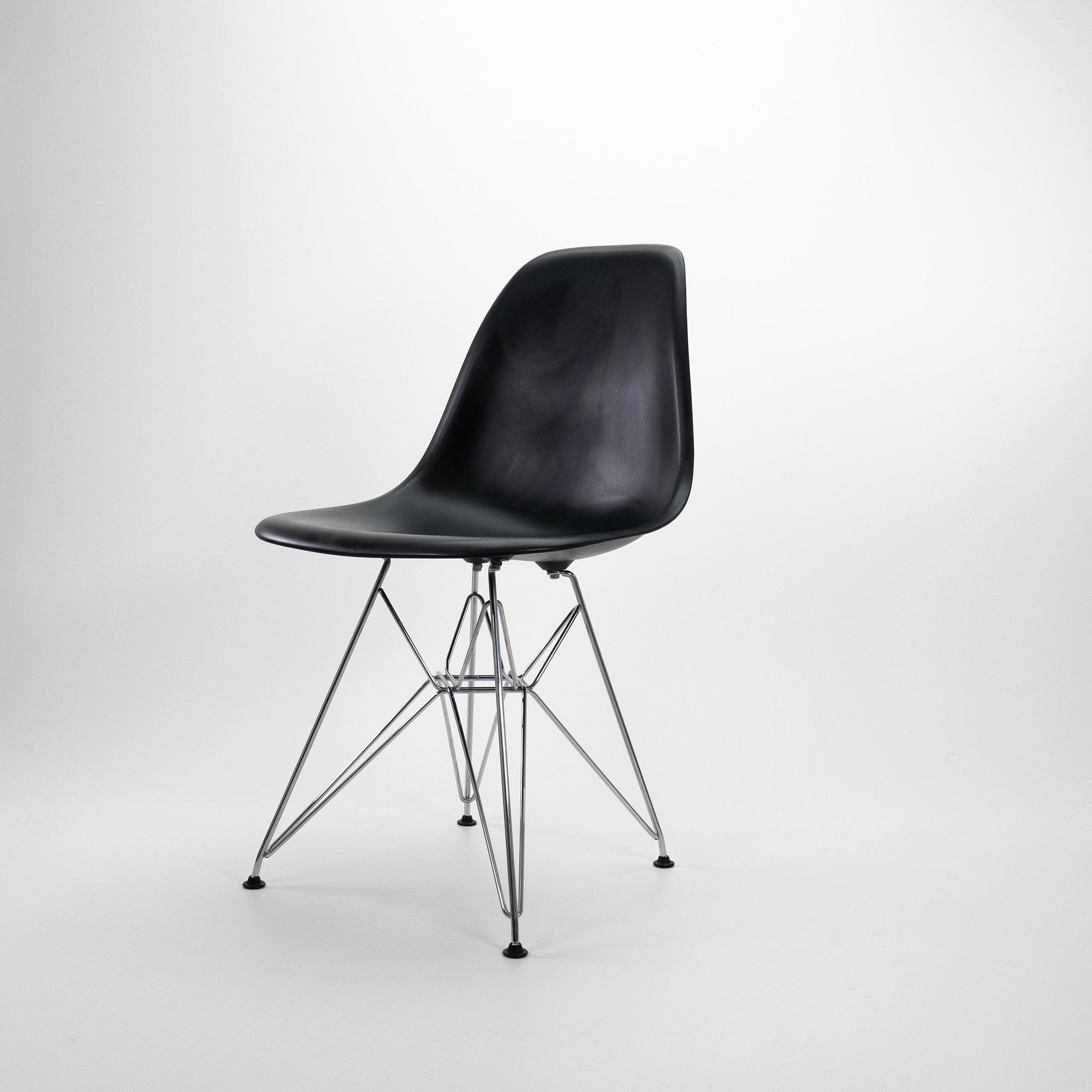 DSR Stuhl Plastik Chrom Tiefschwarz 0