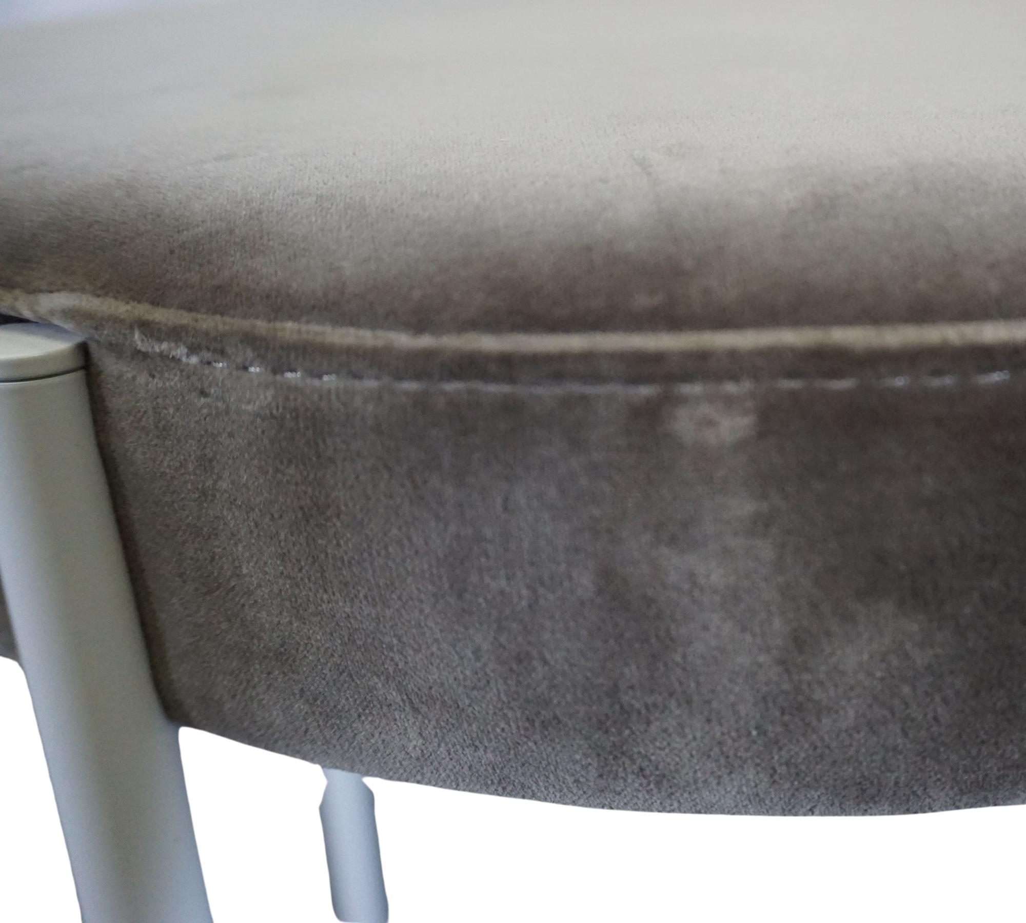 Series 430 Hocker Samt Taupe 0