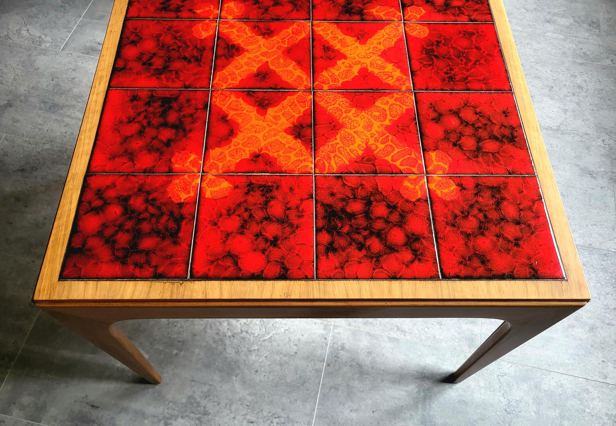 Fat Lava Couchtisch Holz Keramik 2