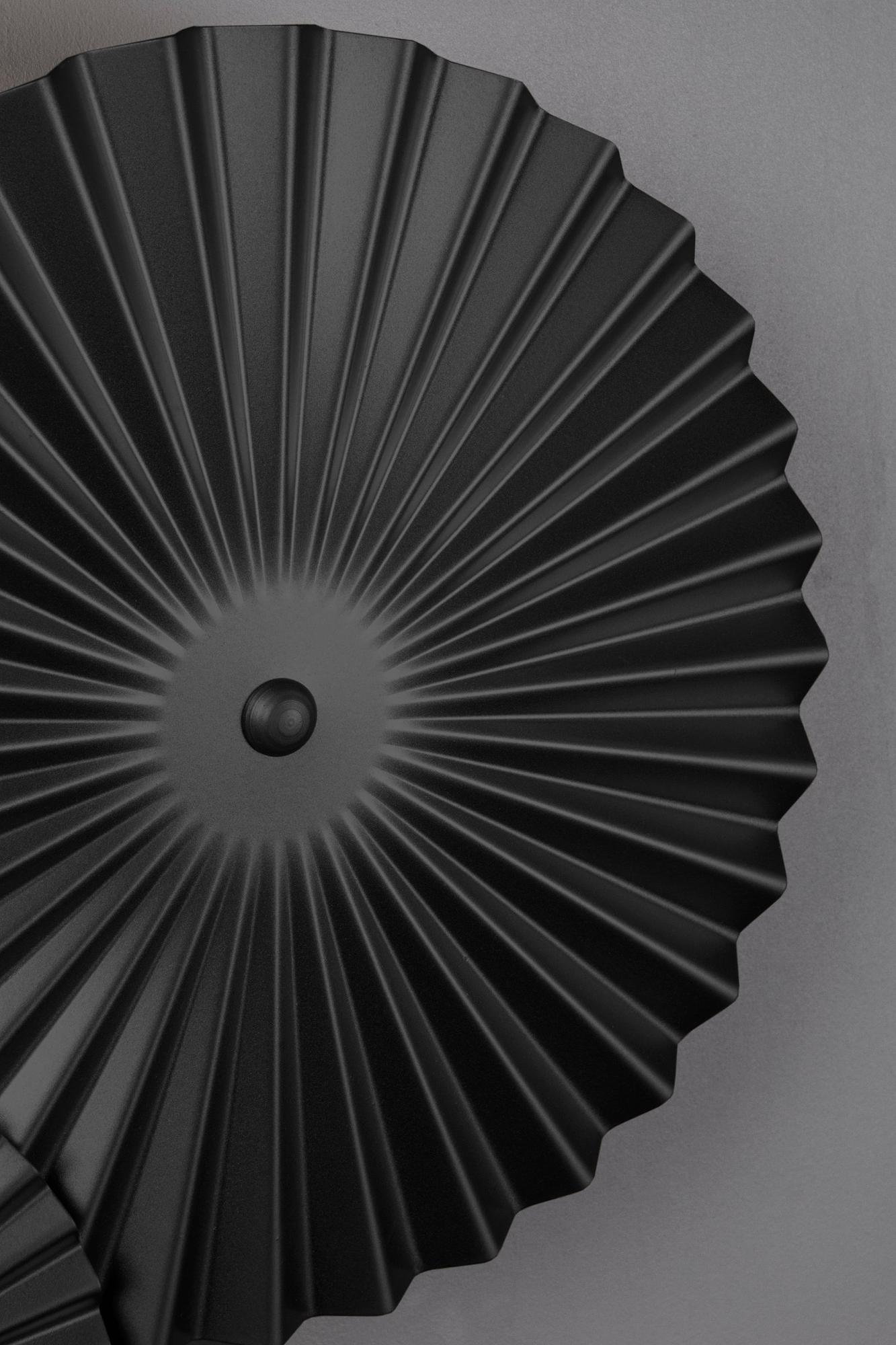 Omega Wall Lamp Black 2