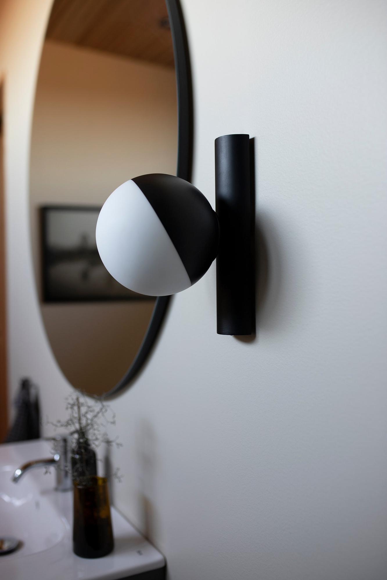 Contur 15 Wandleuchte Metall Schwarz Weiß IP44 4