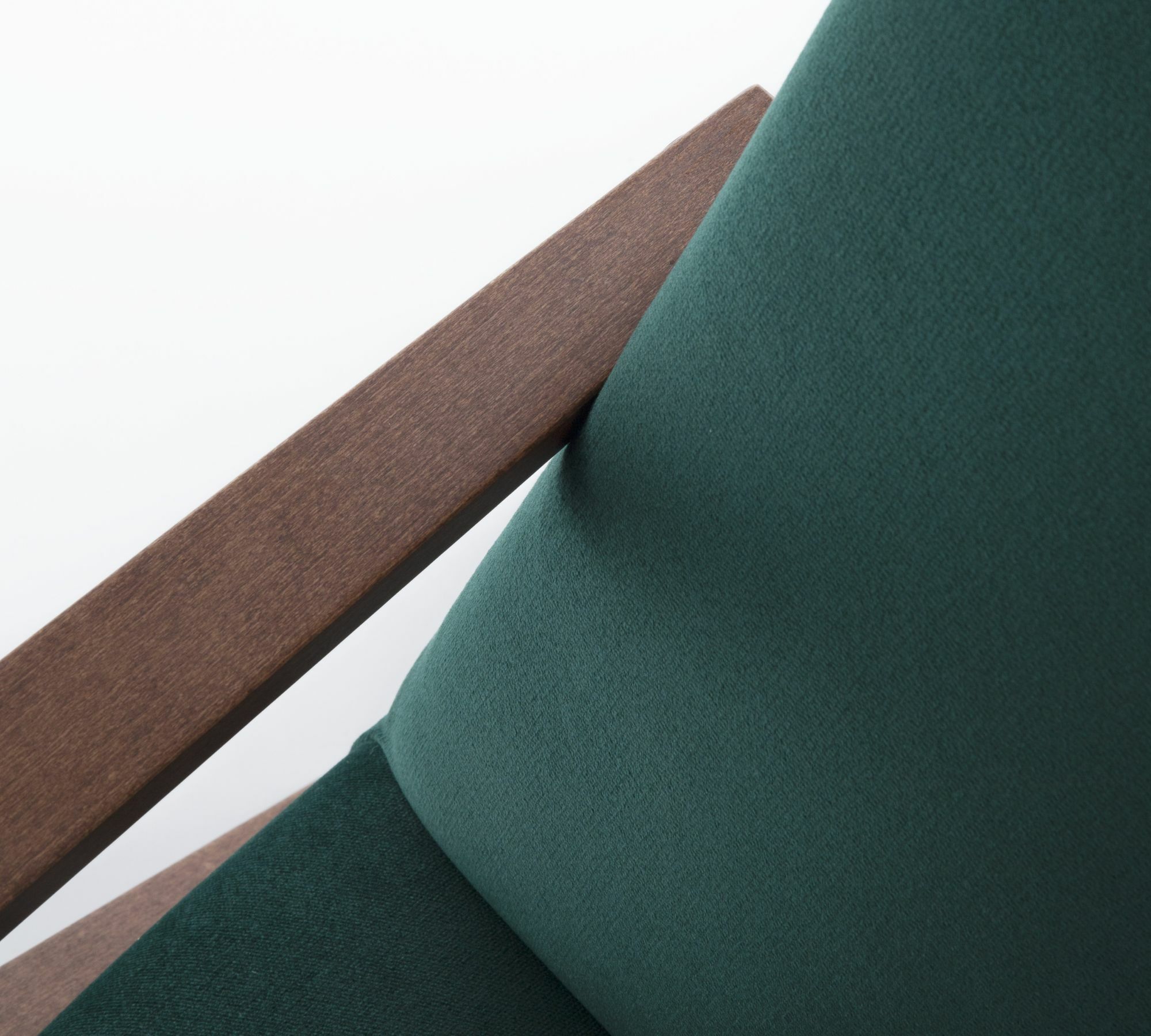 Retrostar Sessel Velvet Line Nussbaum Beizung Jägergrün 4