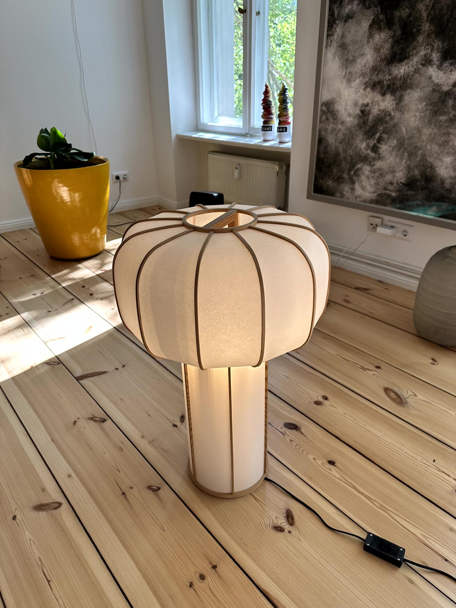 Kiku no Hana Stehlampe Papier Holz 5