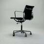 Eames EA 117 Chair Aluminium Schwarz 1