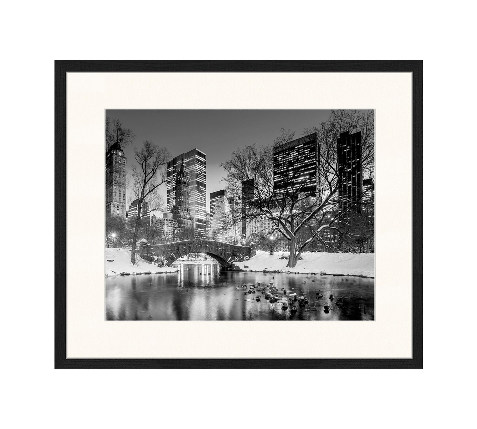 Gapstow Bridge in Winter Art Print with Frame Black and White 0