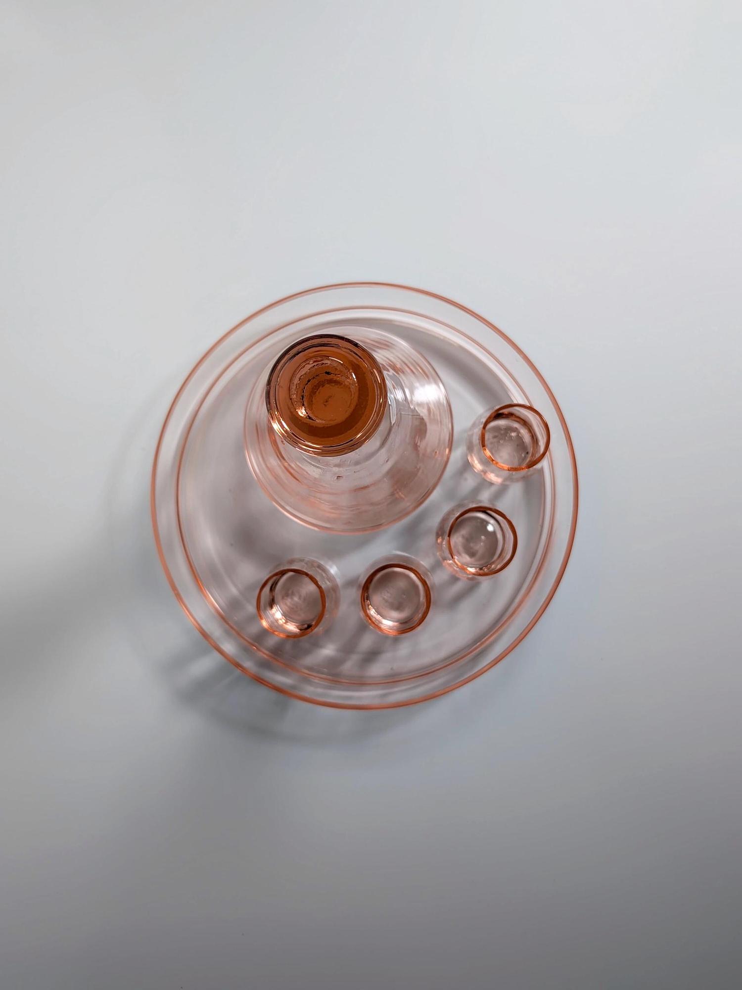 Art Déco Set da liquore in vetro rosa anni '20 4