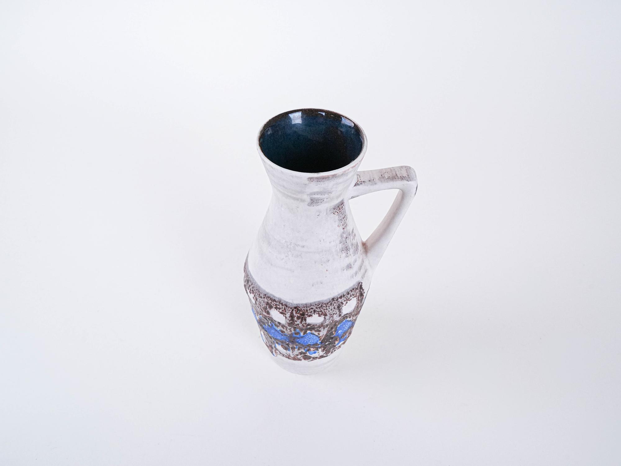 Keramikvase mit Henkel 1960er Jahre 3