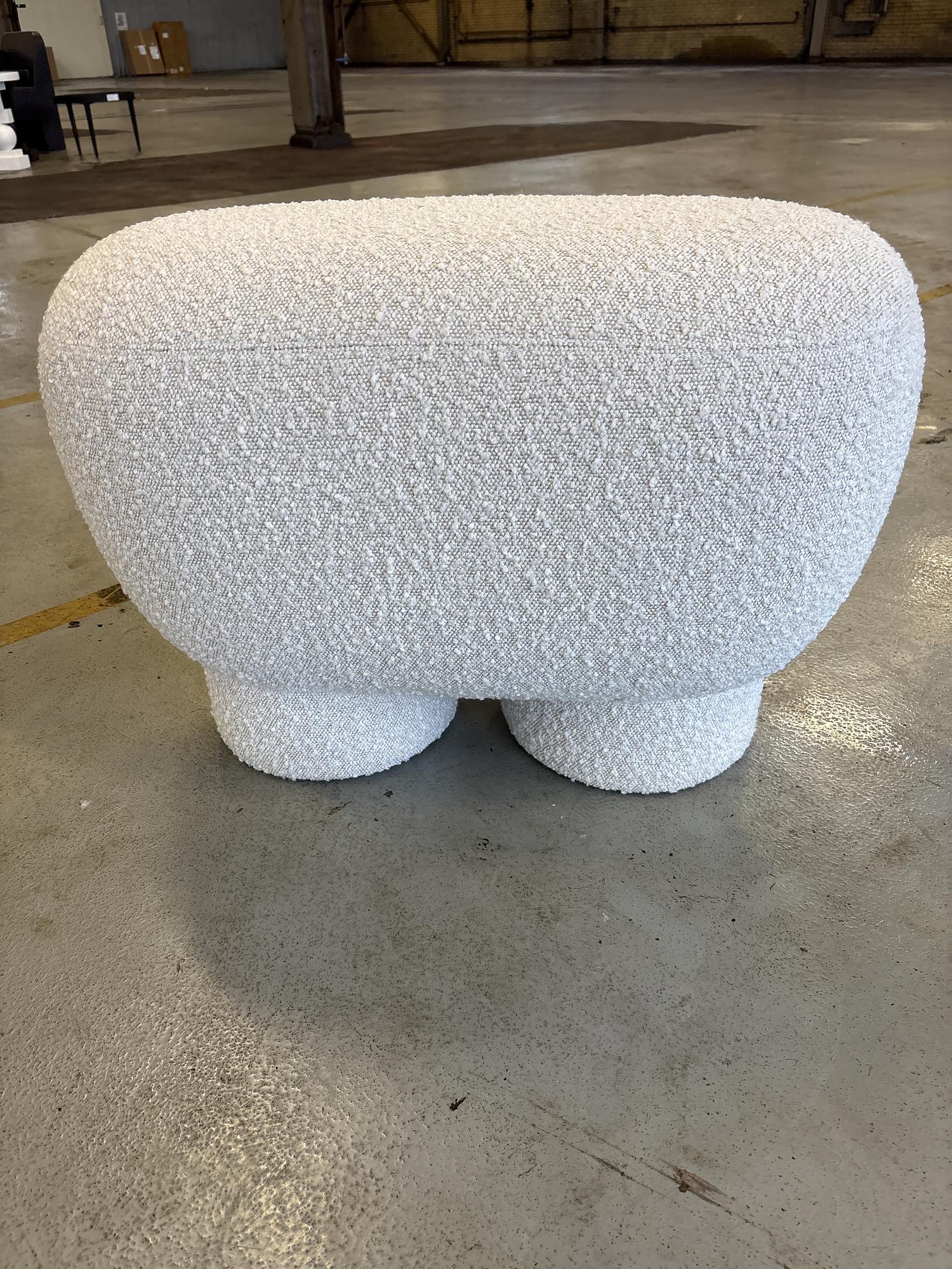 Big Foot Bank Petit Hocker Off White Bouclé  1