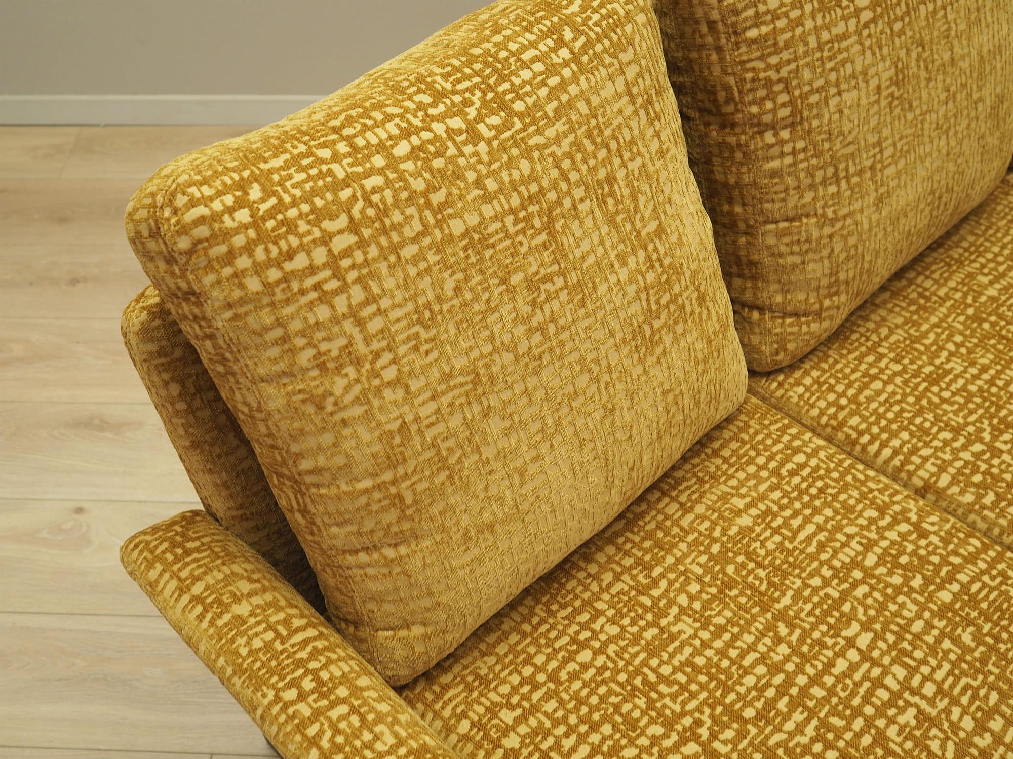 3-seater sofa yellow 1960s 8