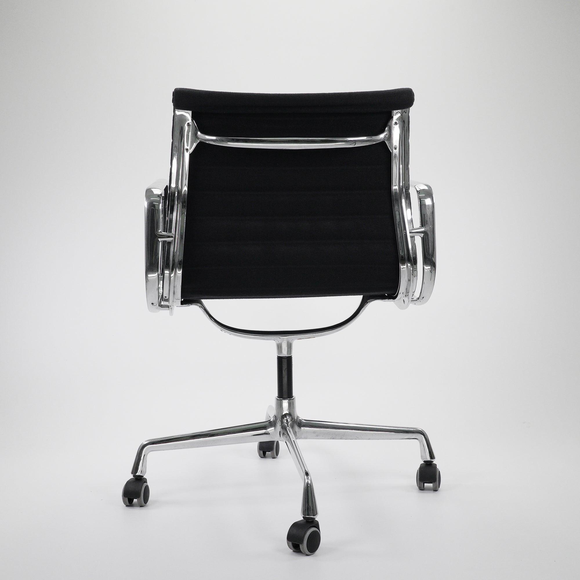 Vitra EA108 Chair Chrom Hopsack Schwarz 3