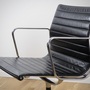 Alu Chair EA 107 Leder Schwarz 3