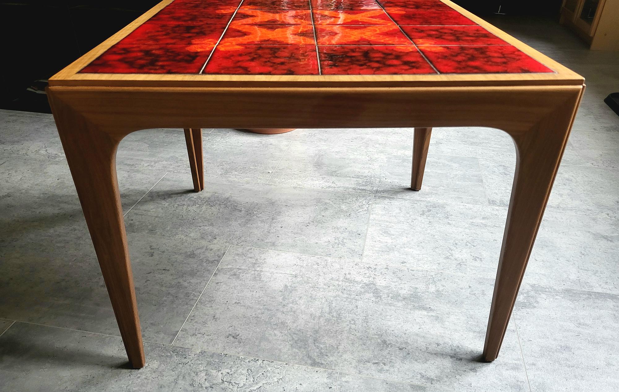 Fat Lava Couchtisch Holz Keramik 5