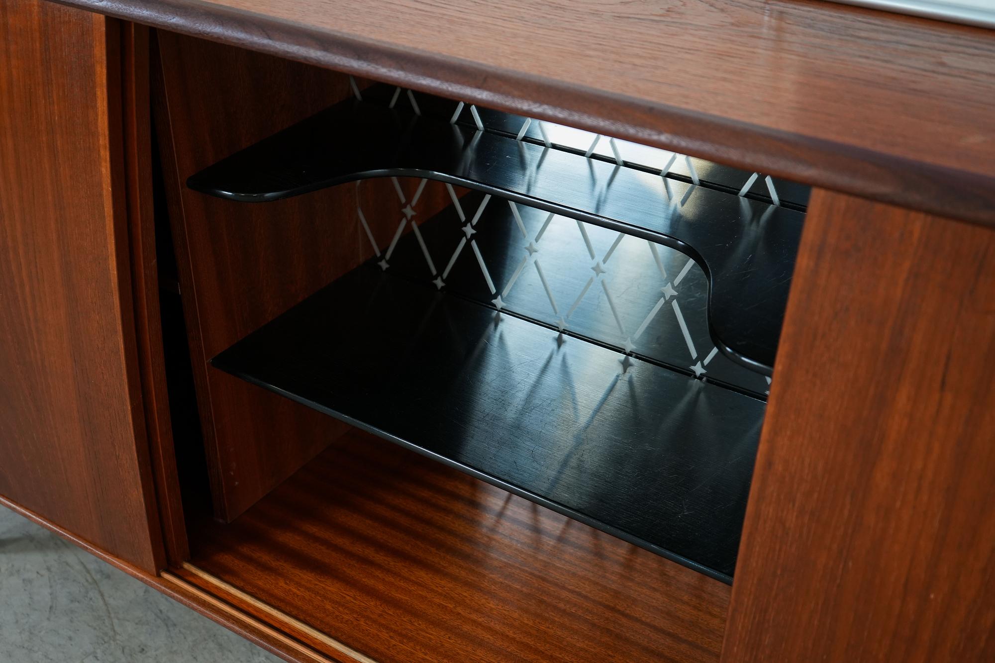 Sideboard Teakholz 1970er Jahre 10