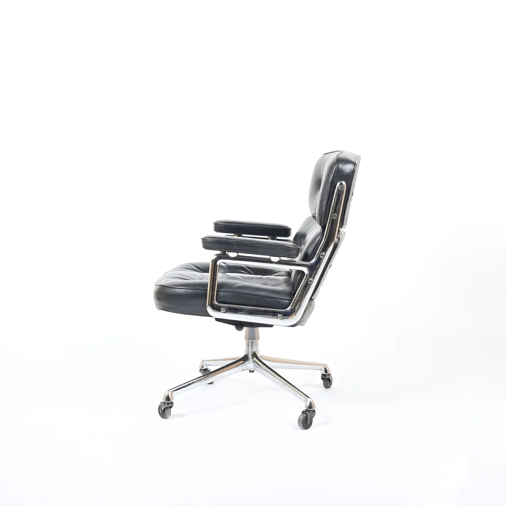 ES 104 Eames Lobby Chair Leder Schwarz 1