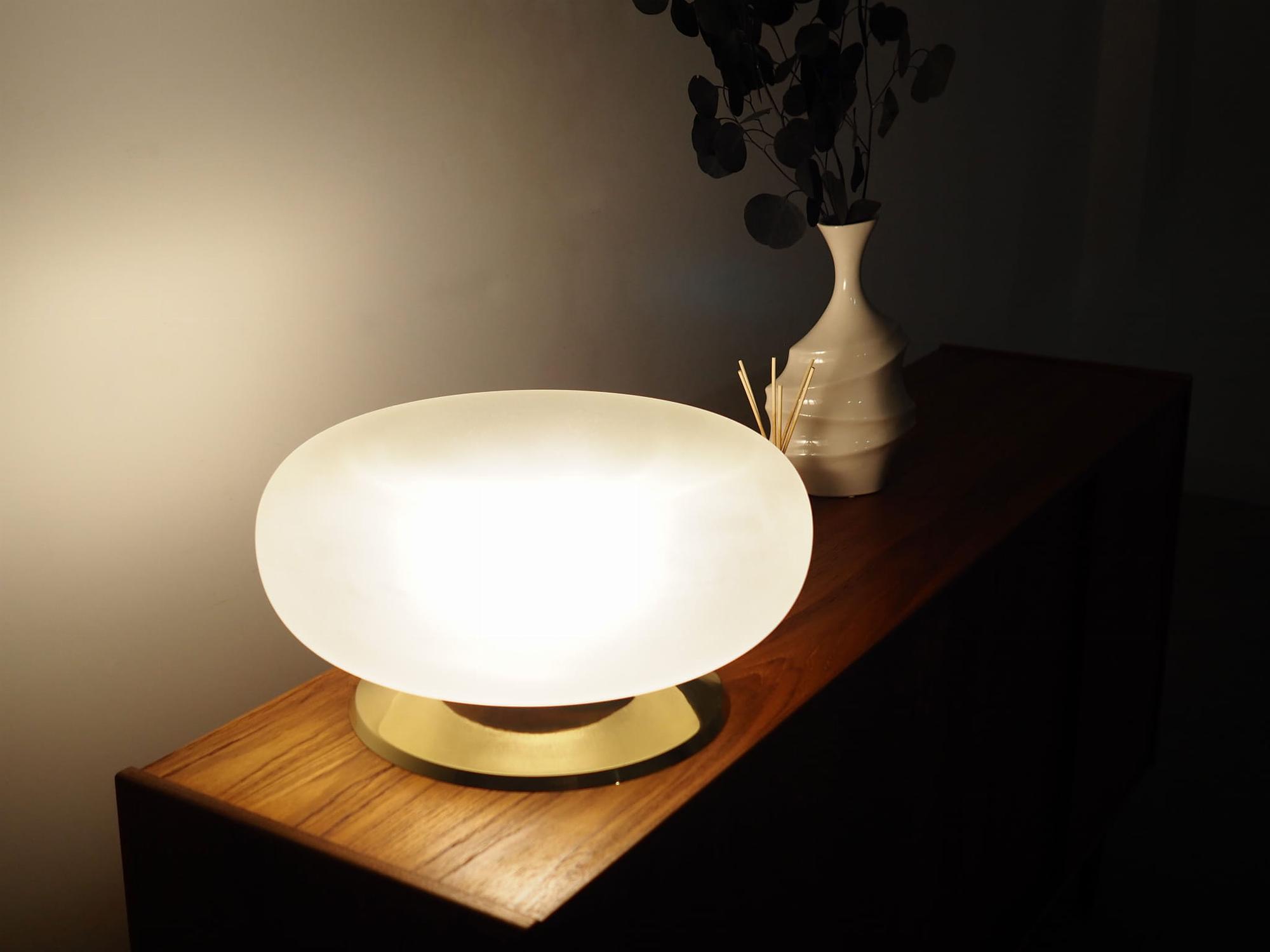 Table lamp
Glass
Metal
1970s 9