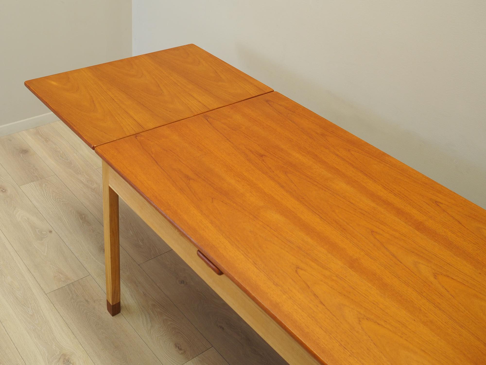 Extendable table, Danish Design, 1970s, Manufacturer: SKM 11