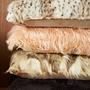 Bosie Lamina Grey Square Fur Kissen 8