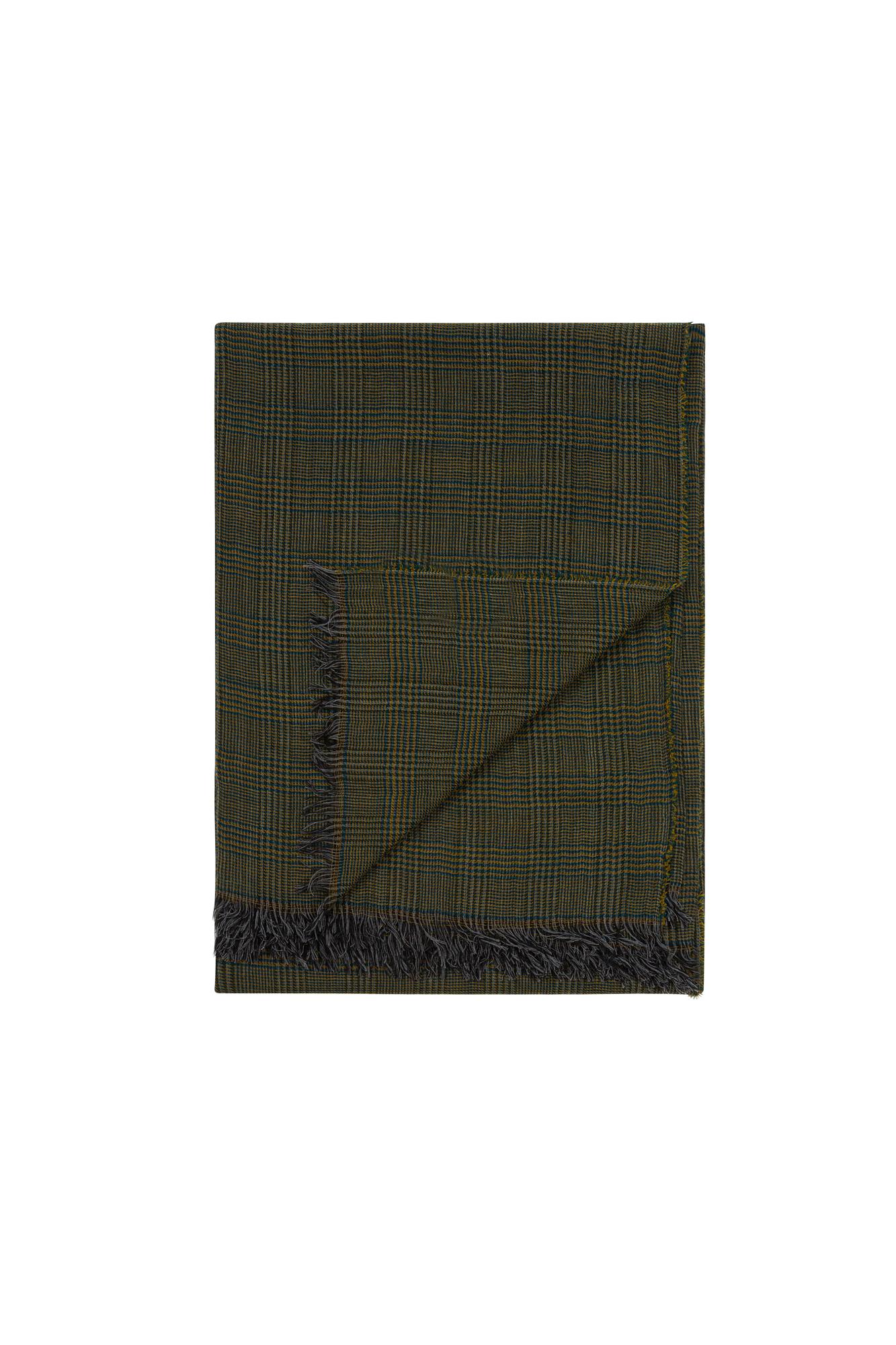 The only German part is "Sibilla Decke 100% Merinowolle Braun".
Here is the translation:

Sibilla Blanket 100% Merino Wool Brown 0