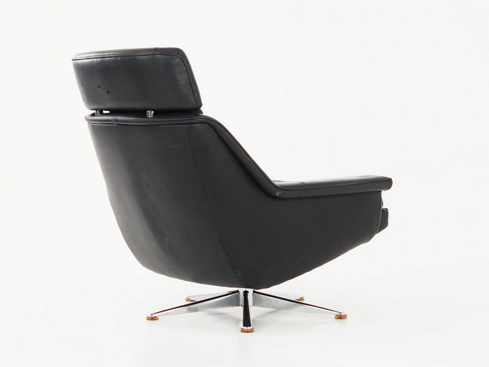 Vintage office chair leather black 1970s 5
