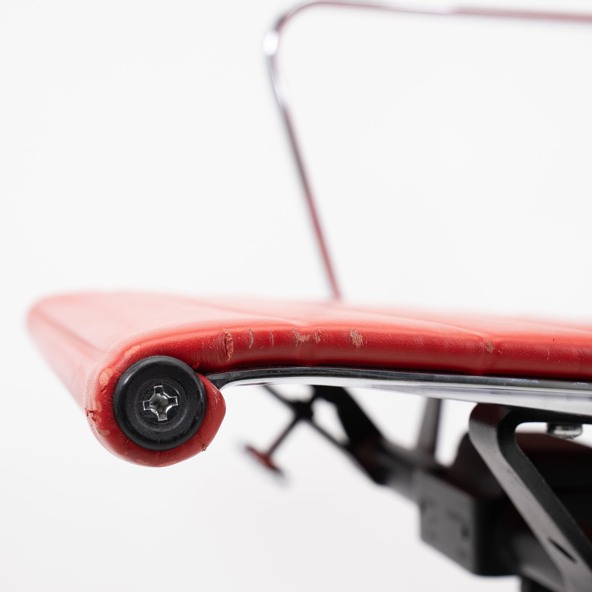 EA117 Office Chair Rocker Aluminium Red 6