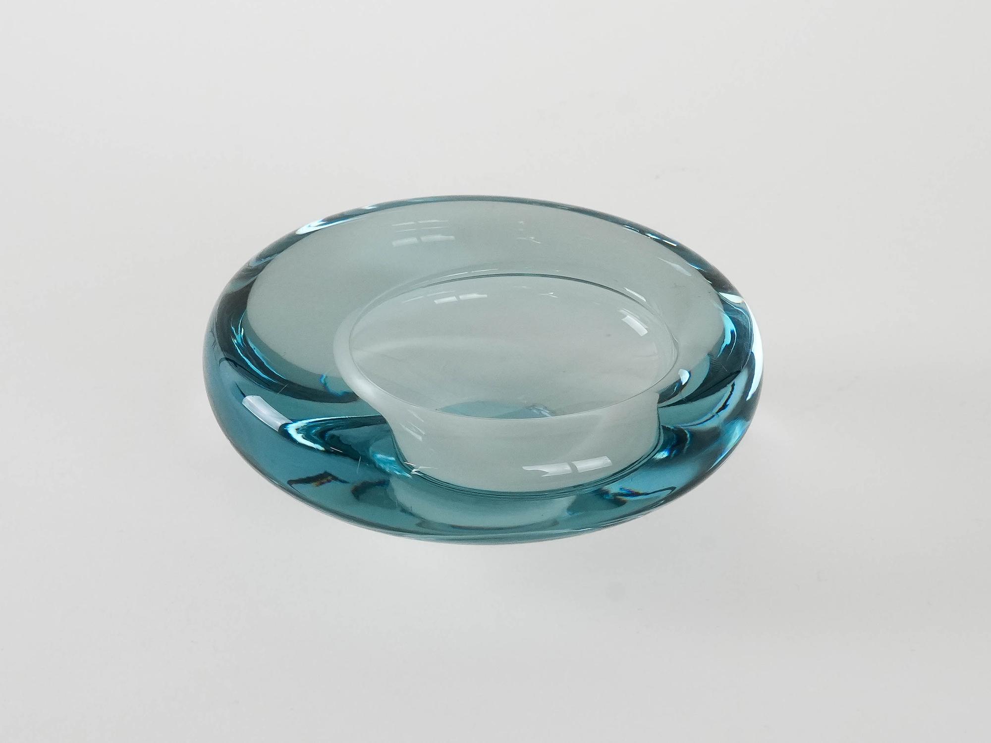 Glass bowl Blue 1960s 4