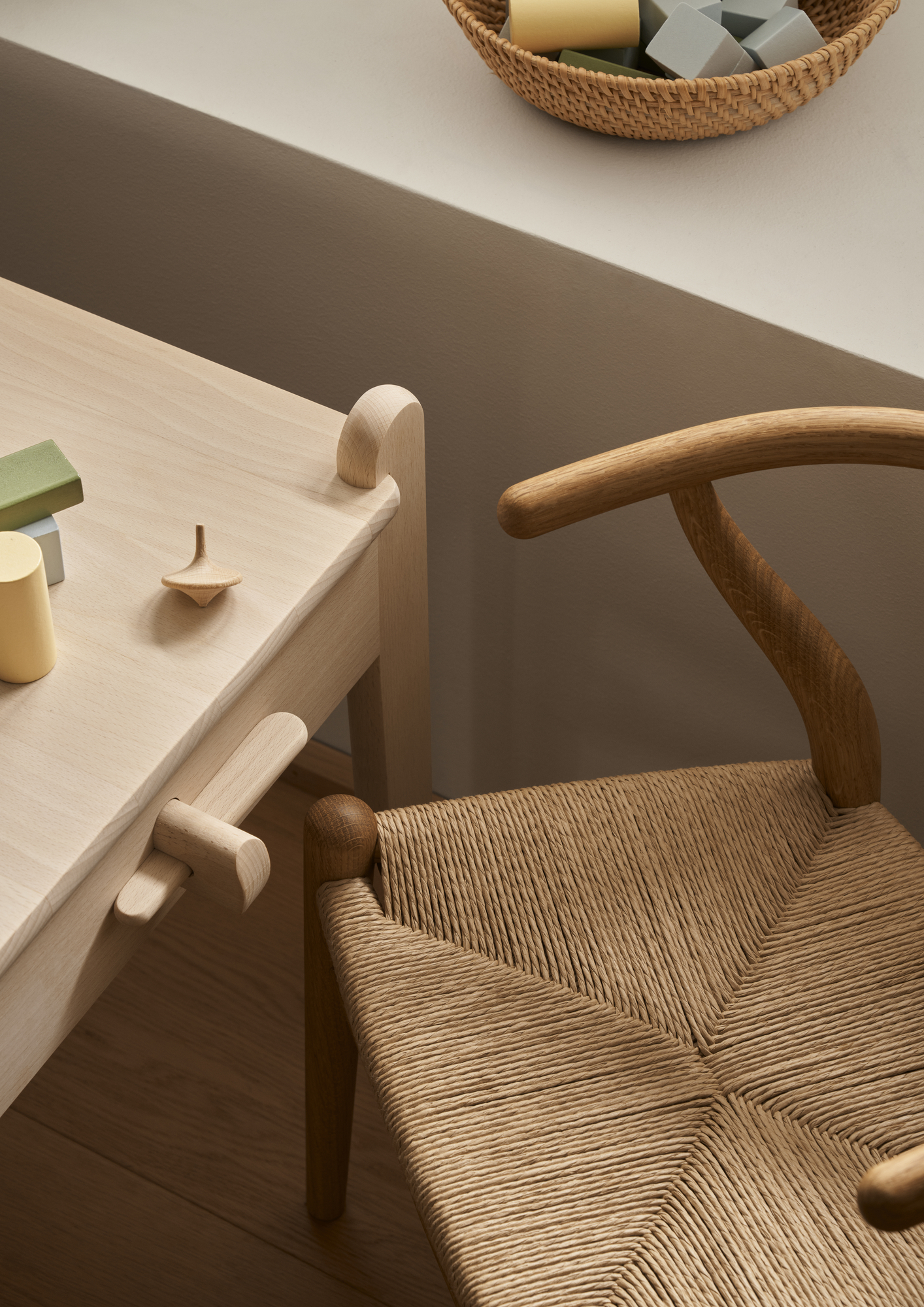 CH24 Wishbone Kinderstuhl Beige 7