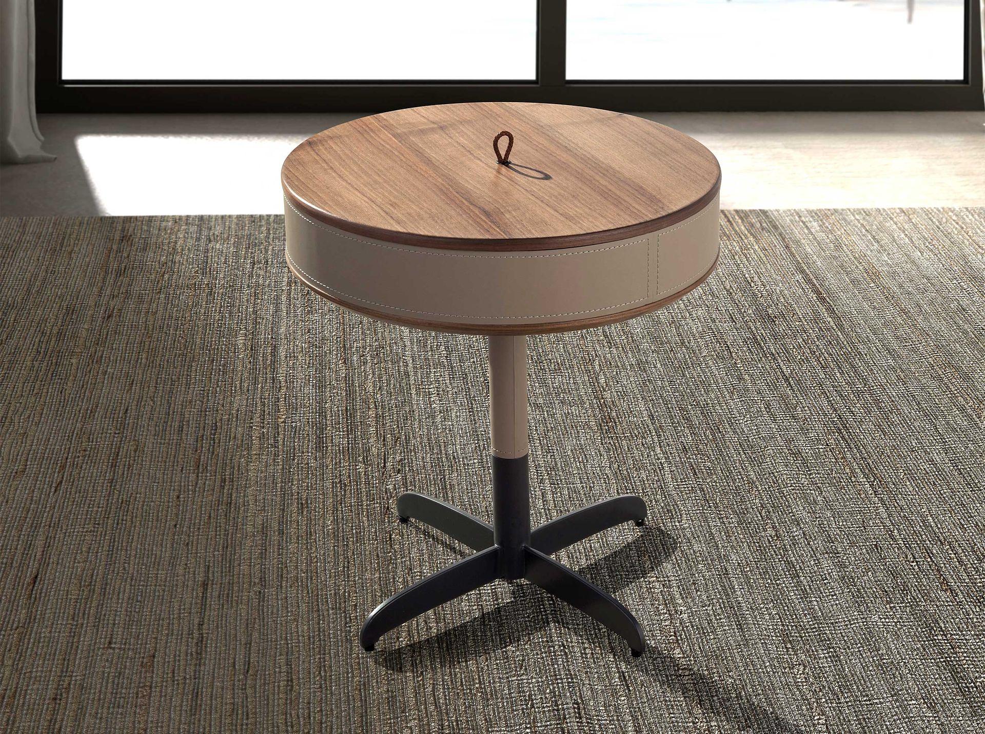 Round side table
Leather steel 2